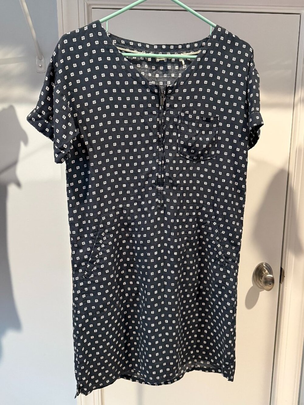 Hillrose Short Sleeve Dress, Size XS, Black Mod Dot Print